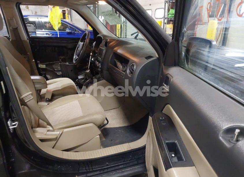 Photo 5 of 2014 Jeep Patriot LATITUDE (VIN 1C4NJPFB4ED645447)