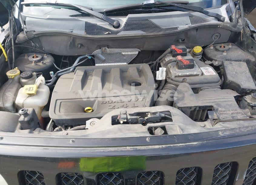 Photo 10 of 2014 Jeep Patriot LATITUDE (VIN 1C4NJPFB4ED819047)