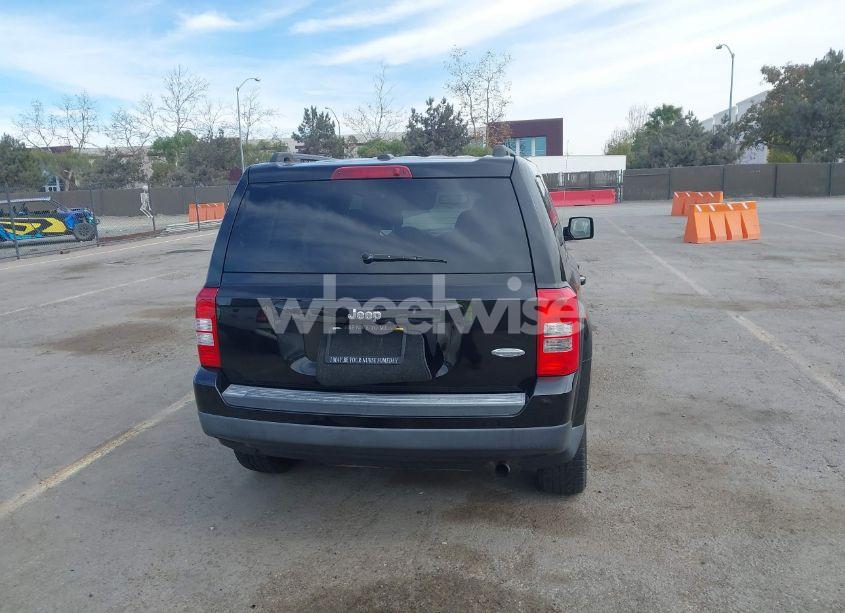 Photo 16 of 2014 Jeep Patriot LATITUDE (VIN 1C4NJPFB4ED819047)