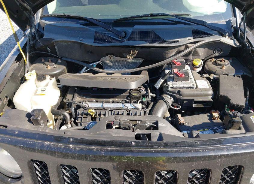 Photo 10 of 2014 Jeep Patriot LATITUDE (VIN 1C4NJPFB4ED854302)