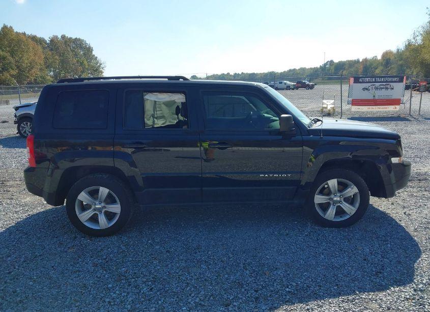 Photo 13 of 2014 Jeep Patriot LATITUDE (VIN 1C4NJPFB4ED854302)