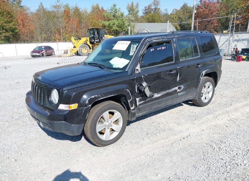 Photo 2 of 2014 Jeep Patriot LATITUDE (VIN 1C4NJPFB4ED854302)