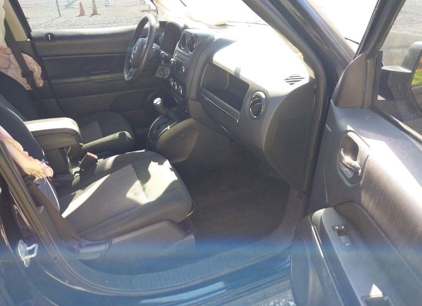 Photo 5 of 2014 Jeep Patriot LATITUDE (VIN 1C4NJPFB4ED854302)