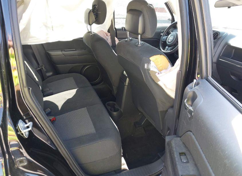 Photo 8 of 2014 Jeep Patriot LATITUDE (VIN 1C4NJPFB4ED854302)