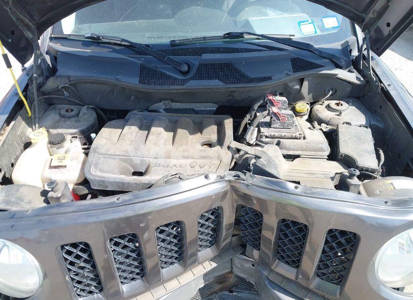 Photo 10 of 2015 Jeep Patriot LATITUDE (VIN 1C4NJPFB4FD185546)