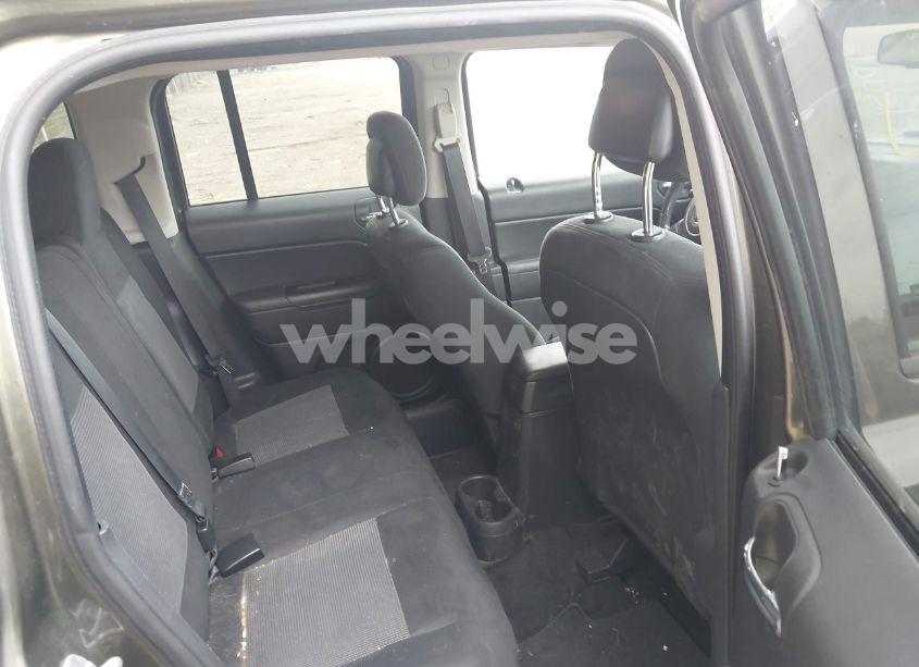 Photo 8 of 2015 Jeep Patriot LATITUDE (VIN 1C4NJPFB4FD203852)