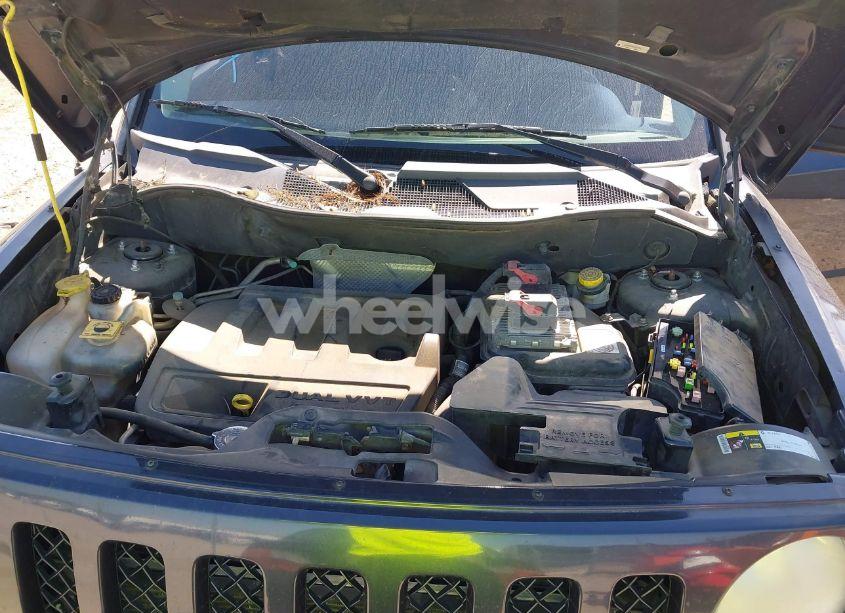 Photo 10 of 2014 Jeep Patriot LATITUDE (VIN 1C4NJPFB5ED624378)