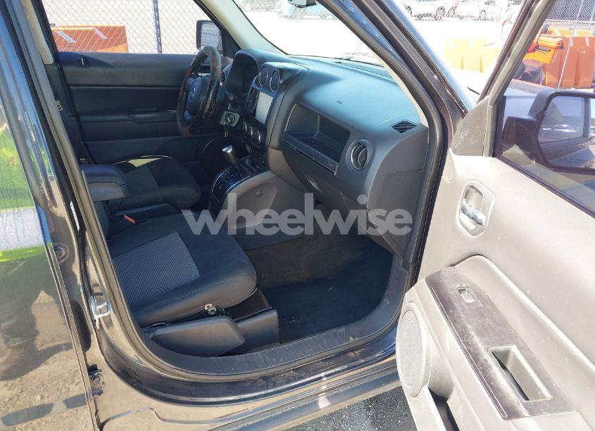 Photo 5 of 2014 Jeep Patriot LATITUDE (VIN 1C4NJPFB5ED624378)