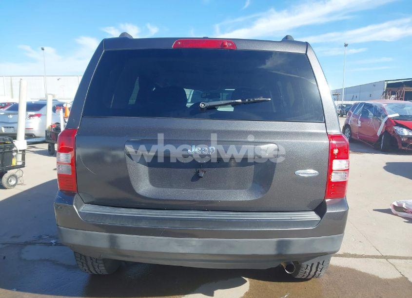 Photo 16 of 2016 Jeep Patriot LATITUDE (VIN 1C4NJPFB5GD577081)