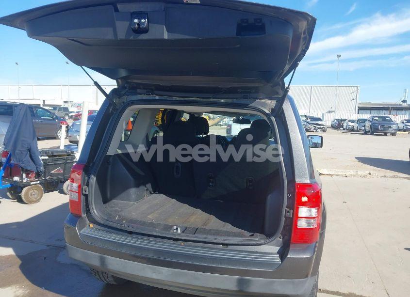 Photo 17 of 2016 Jeep Patriot LATITUDE (VIN 1C4NJPFB5GD577081)