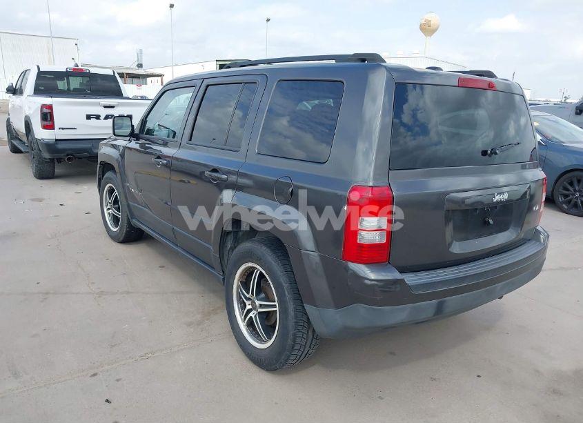 Photo 3 of 2016 Jeep Patriot LATITUDE (VIN 1C4NJPFB5GD577081)