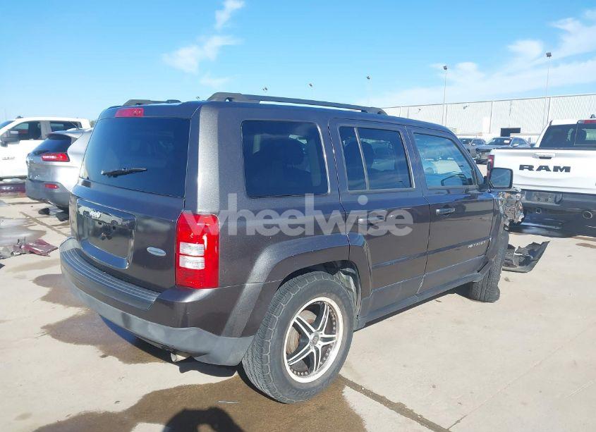 Photo 4 of 2016 Jeep Patriot LATITUDE (VIN 1C4NJPFB5GD577081)