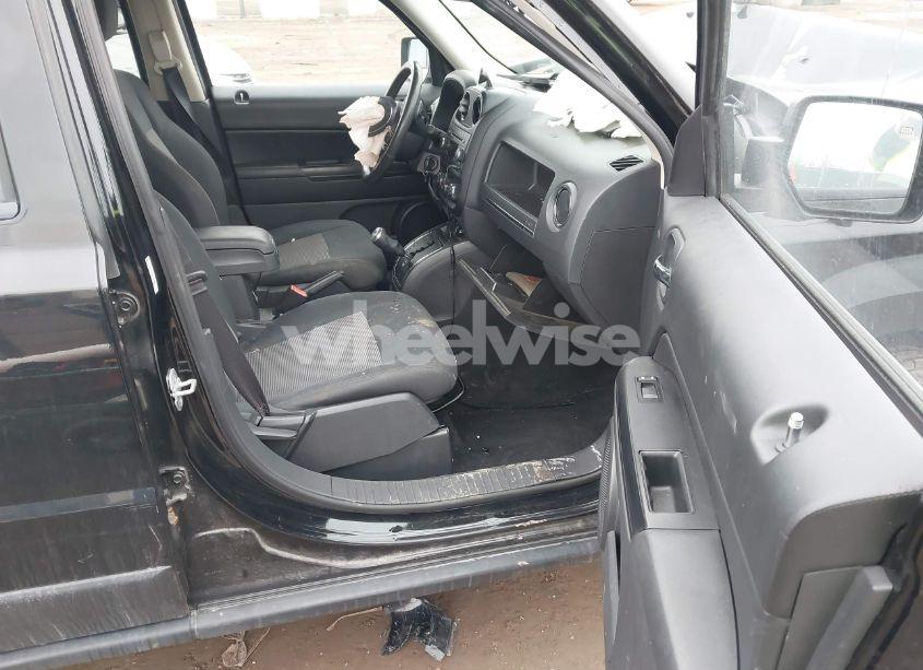 Photo 5 of 2012 Jeep Patriot LATITUDE (VIN 1C4NJPFB6CD690659)
