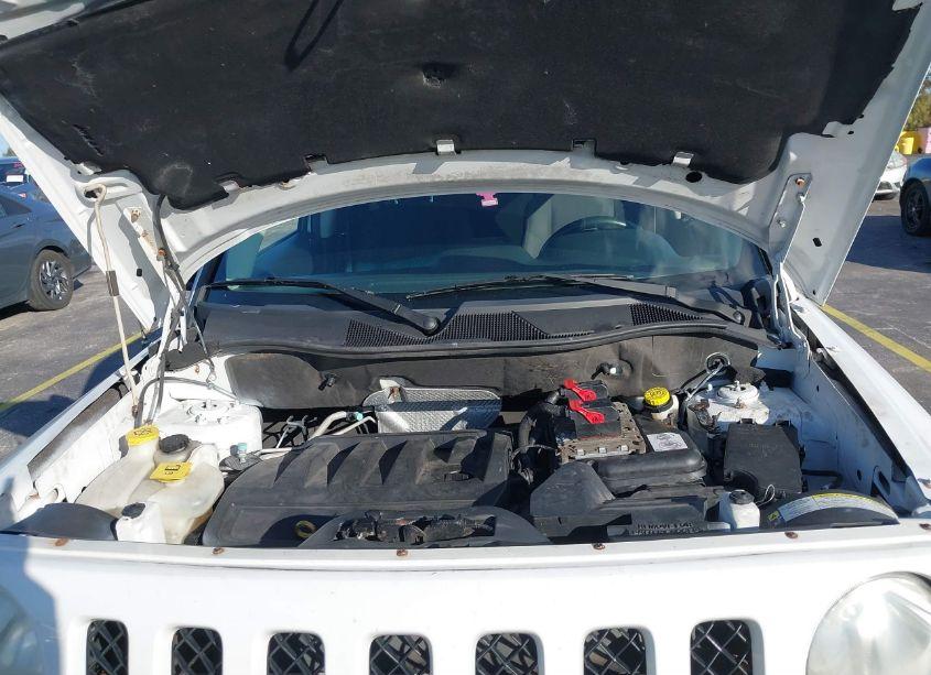 Photo 10 of 2013 Jeep Patriot LATITUDE (VIN 1C4NJPFB6DD102776)