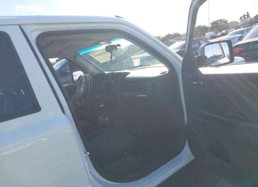 Photo 5 of 2013 Jeep Patriot LATITUDE (VIN 1C4NJPFB6DD102776)