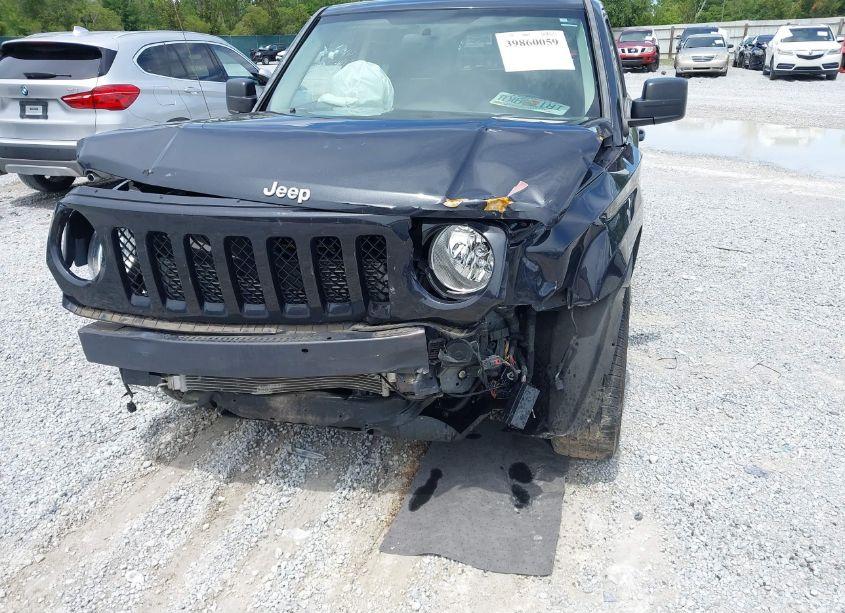 Photo 6 of 2014 Jeep Patriot LATITUDE (VIN 1C4NJPFB6ED606620)