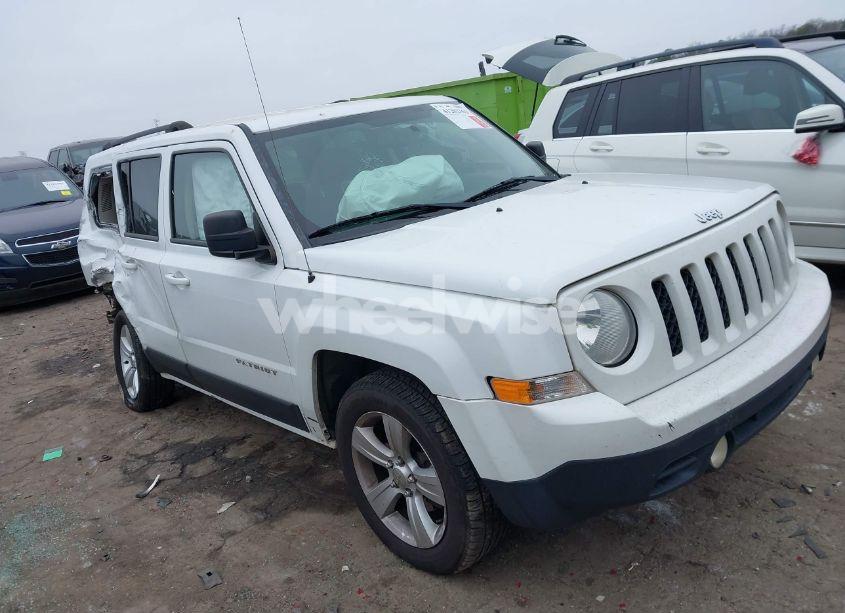 2015 Jeep Patriot LATITUDE (VIN 1C4NJPFB7FD120125) main photo