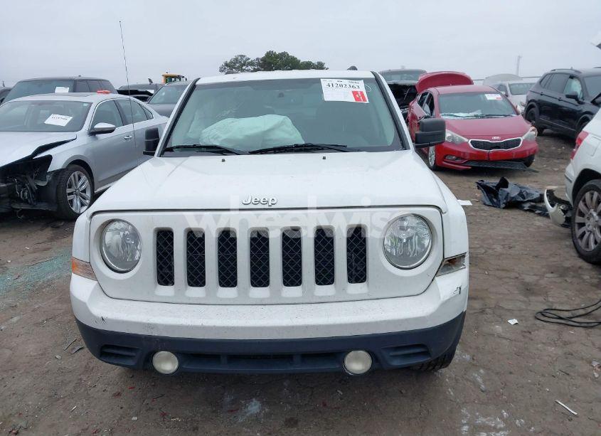 Photo 12 of 2015 Jeep Patriot LATITUDE (VIN 1C4NJPFB7FD120125)