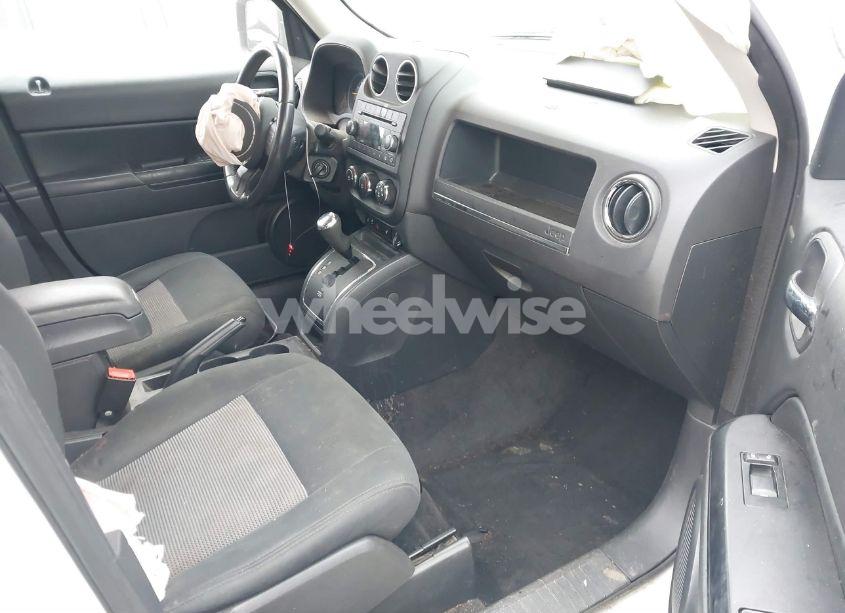 Photo 5 of 2015 Jeep Patriot LATITUDE (VIN 1C4NJPFB7FD120125)