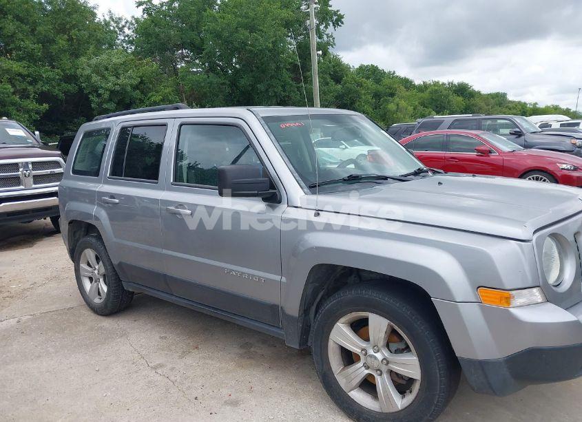 Photo 13 of 2016 Jeep Patriot LATITUDE (VIN 1C4NJPFB7GD576918)