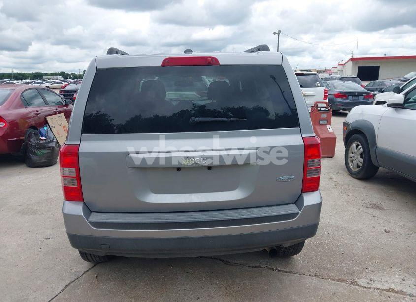 Photo 16 of 2016 Jeep Patriot LATITUDE (VIN 1C4NJPFB7GD576918)