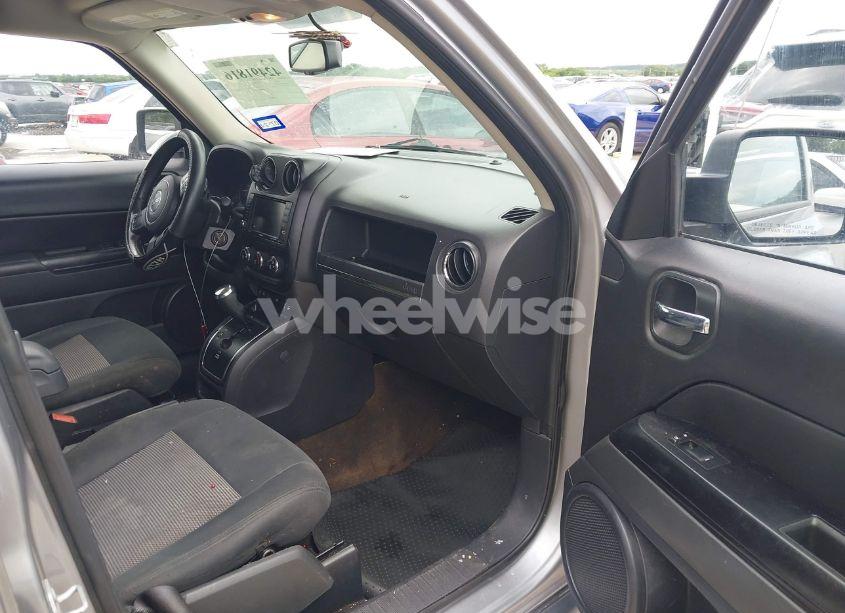 Photo 5 of 2016 Jeep Patriot LATITUDE (VIN 1C4NJPFB7GD576918)