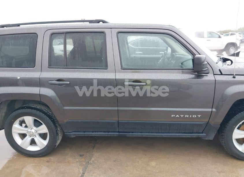 Photo 13 of 2016 Jeep Patriot LATITUDE (VIN 1C4NJPFB7GD682060)