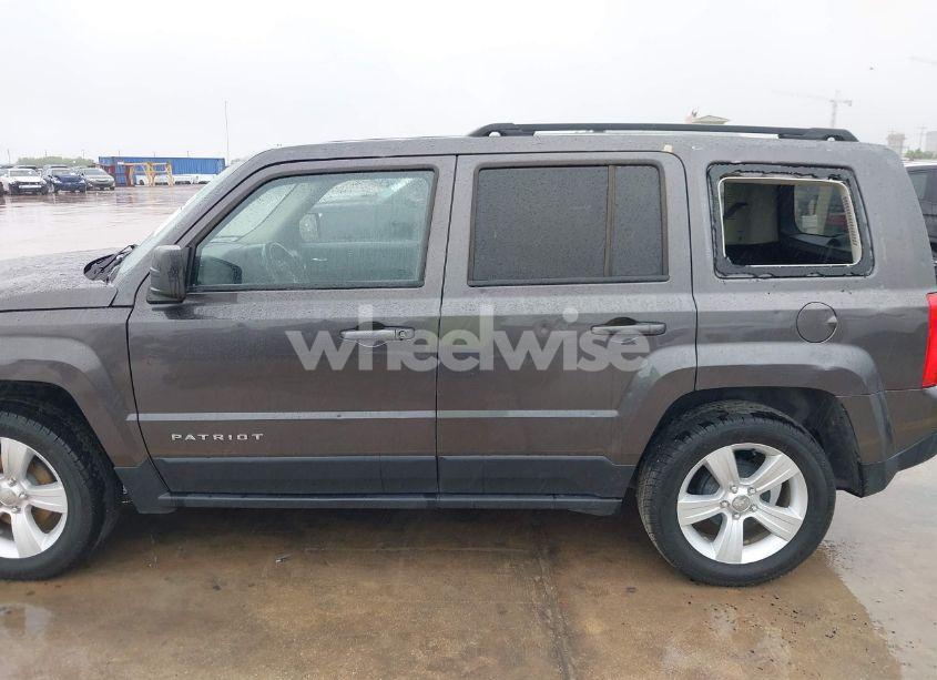 Photo 14 of 2016 Jeep Patriot LATITUDE (VIN 1C4NJPFB7GD682060)
