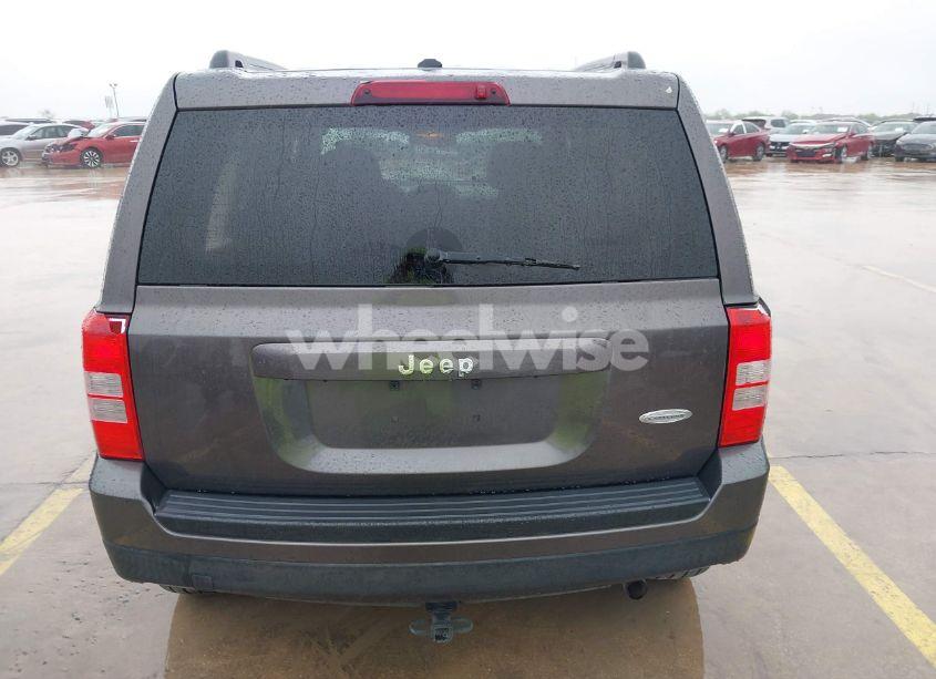 Photo 16 of 2016 Jeep Patriot LATITUDE (VIN 1C4NJPFB7GD682060)