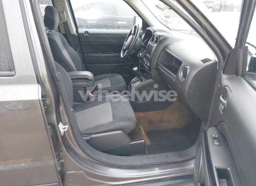 Photo 5 of 2016 Jeep Patriot LATITUDE (VIN 1C4NJPFB7GD682060)