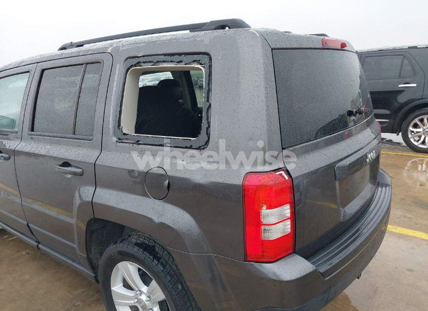 Photo 6 of 2016 Jeep Patriot LATITUDE (VIN 1C4NJPFB7GD682060)