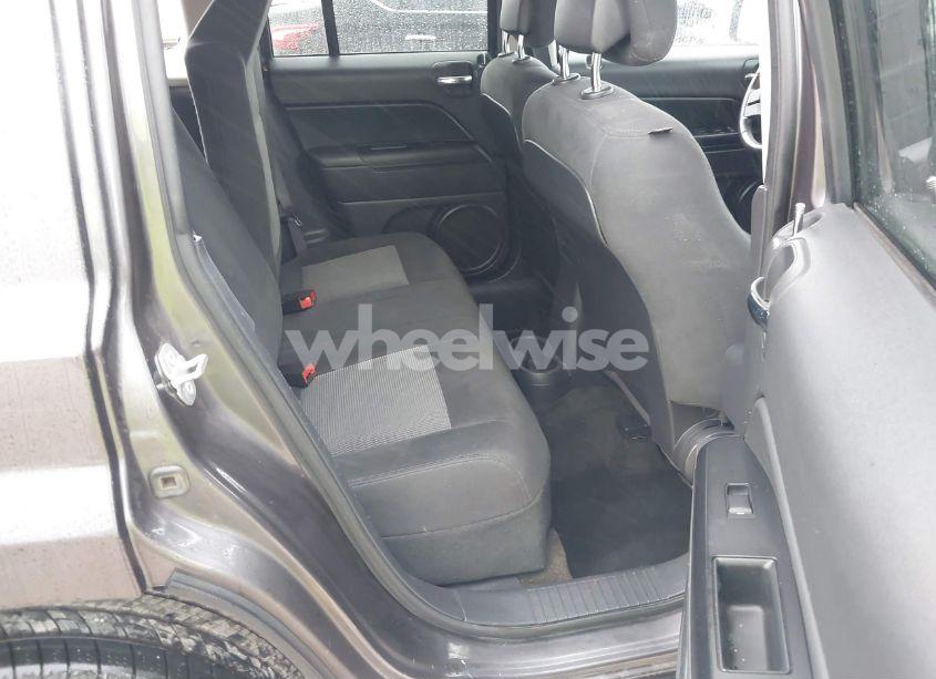 Photo 8 of 2016 Jeep Patriot LATITUDE (VIN 1C4NJPFB7GD682060)