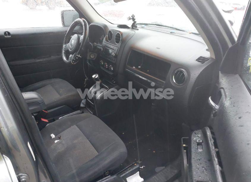 Photo 5 of 2013 Jeep Patriot LATITUDE (VIN 1C4NJPFB8DD129848)