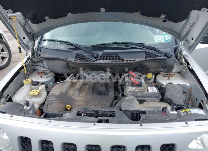 Photo 10 of 2014 Jeep Patriot LATITUDE (VIN 1C4NJPFB8ED509998)