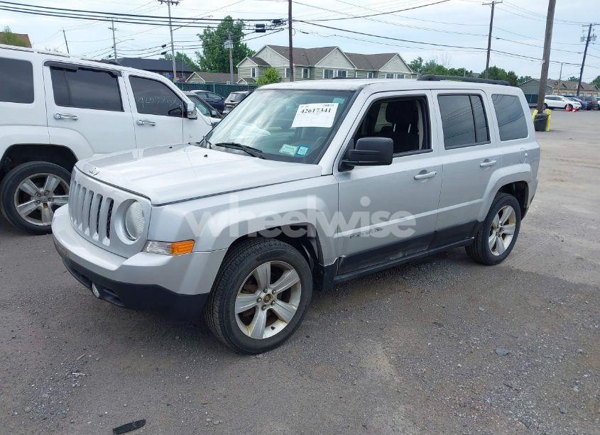 Photo 2 of 2014 Jeep Patriot LATITUDE (VIN 1C4NJPFB8ED509998)