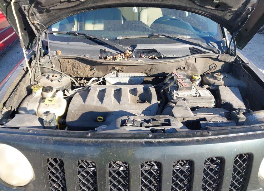 Photo 10 of 2013 Jeep Patriot LATITUDE (VIN 1C4NJPFB9DD140745)