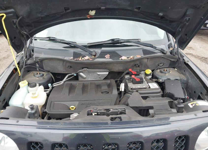 Photo 10 of 2015 Jeep Patriot LATITUDE (VIN 1C4NJPFB9FD235776)