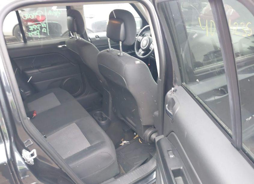 Photo 8 of 2015 Jeep Patriot LATITUDE (VIN 1C4NJPFB9FD235776)