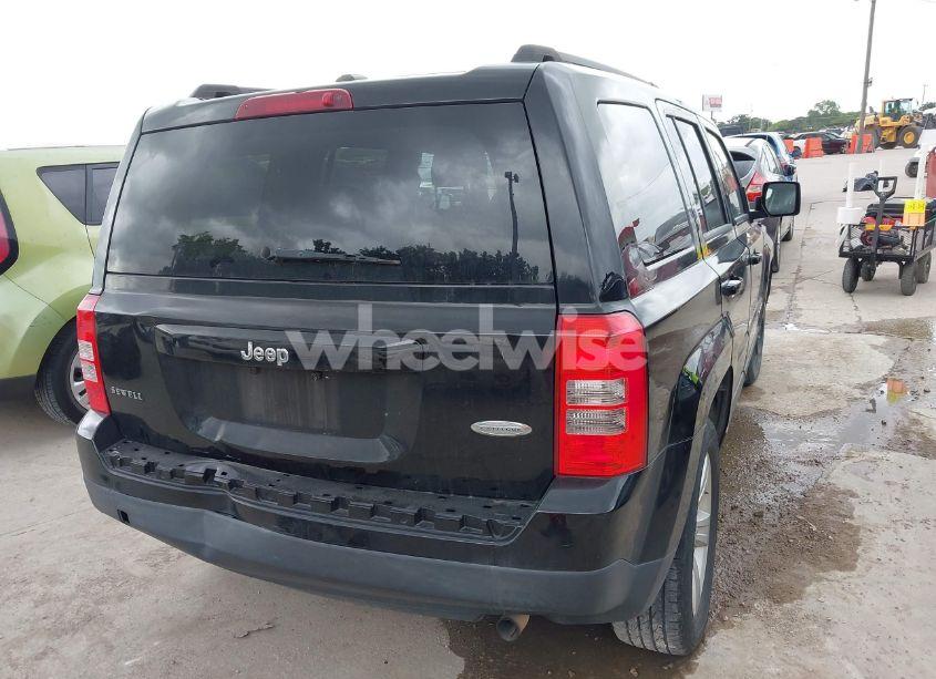 Photo 4 of 2016 Jeep Patriot LATITUDE (VIN 1C4NJPFB9GD584308)