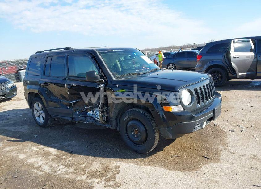 2016 Jeep Patriot LATITUDE (VIN 1C4NJPFBXGD576945) main photo