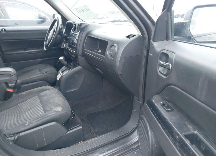 Photo 5 of 2017 Jeep Patriot LATITUDE FWD (VIN 1C4NJPFBXHD183125)