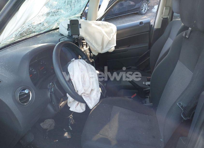 Photo 5 of 2012 Jeep Patriot SPORT (VIN 1C4NJRBB0CD506978)