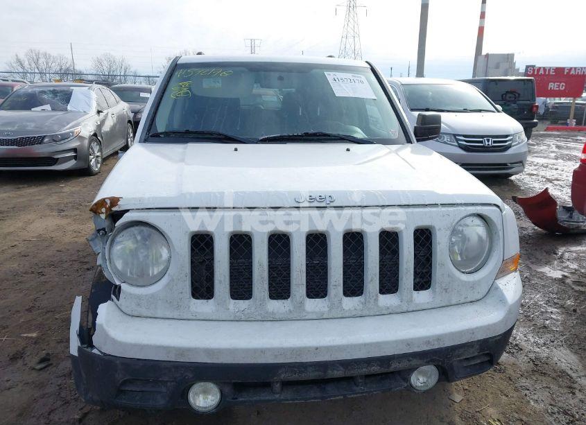 Photo 12 of 2012 Jeep Patriot SPORT (VIN 1C4NJRBB0CD572432)