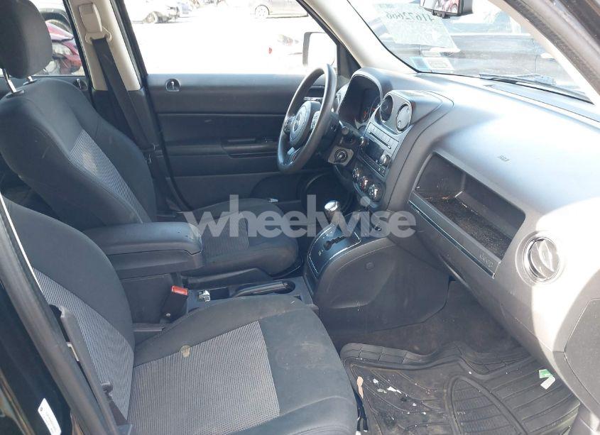 Photo 5 of 2013 Jeep Patriot SPORT (VIN 1C4NJRBB0DD234675)