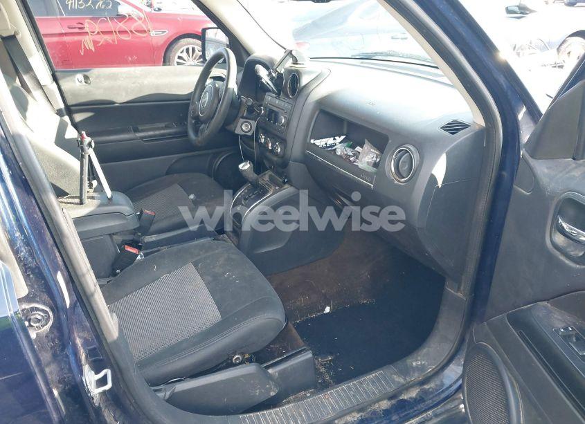 Photo 5 of 2014 Jeep Patriot SPORT (VIN 1C4NJRBB0ED644426)