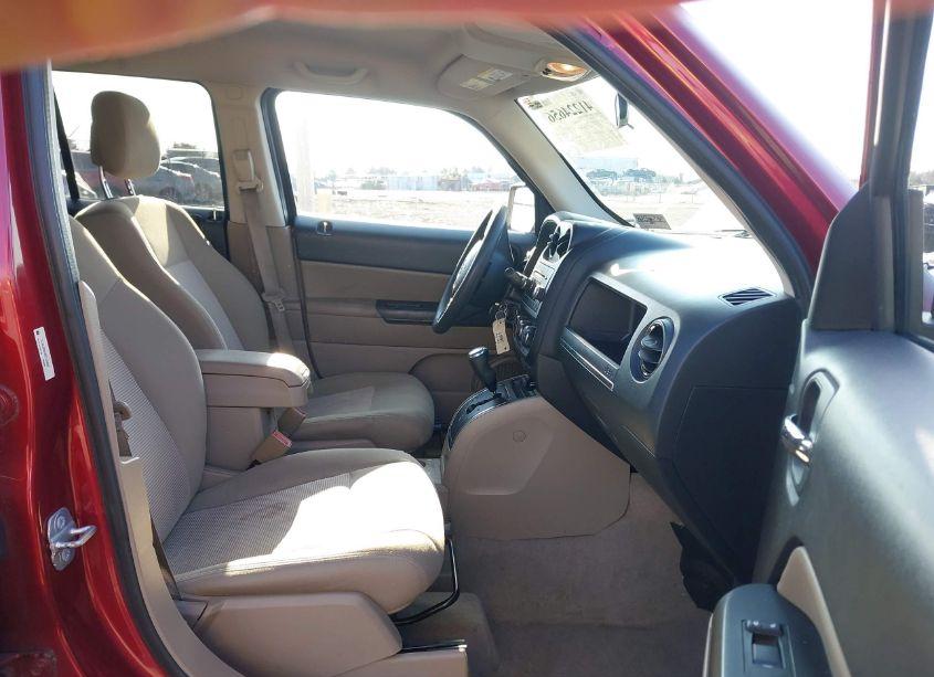 Photo 5 of 2014 Jeep Patriot SPORT (VIN 1C4NJRBB0ED734028)