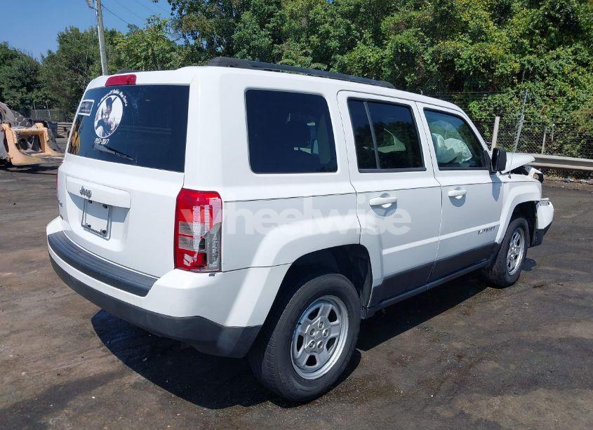 Photo 4 of 2015 Jeep Patriot SPORT (VIN 1C4NJRBB0FD142923)