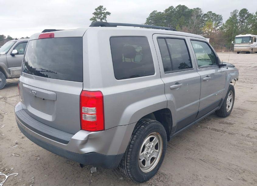 Photo 4 of 2015 Jeep Patriot SPORT (VIN 1C4NJRBB0FD214672)