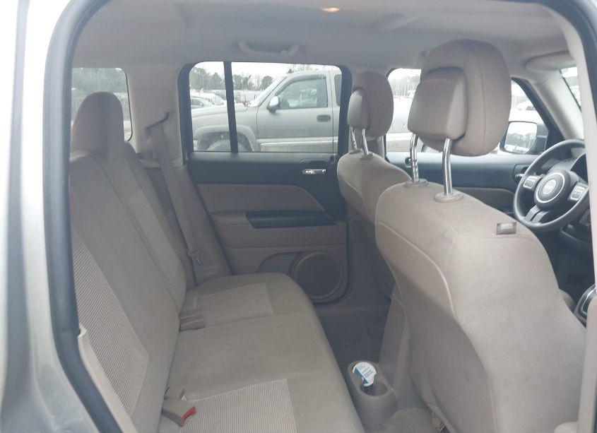 Photo 8 of 2015 Jeep Patriot SPORT (VIN 1C4NJRBB0FD214672)