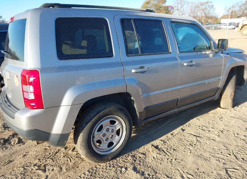 Photo 4 of 2015 Jeep Patriot SPORT (VIN 1C4NJRBB0FD408795)